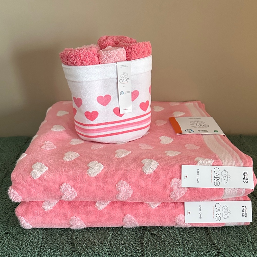 Caro Kids 2 Bath Towels 5 Washcloths Pink White Heart 🤍 💕 NEW!